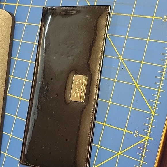 Beijo Black Patent Wallet NWT - Picture 2 of 11